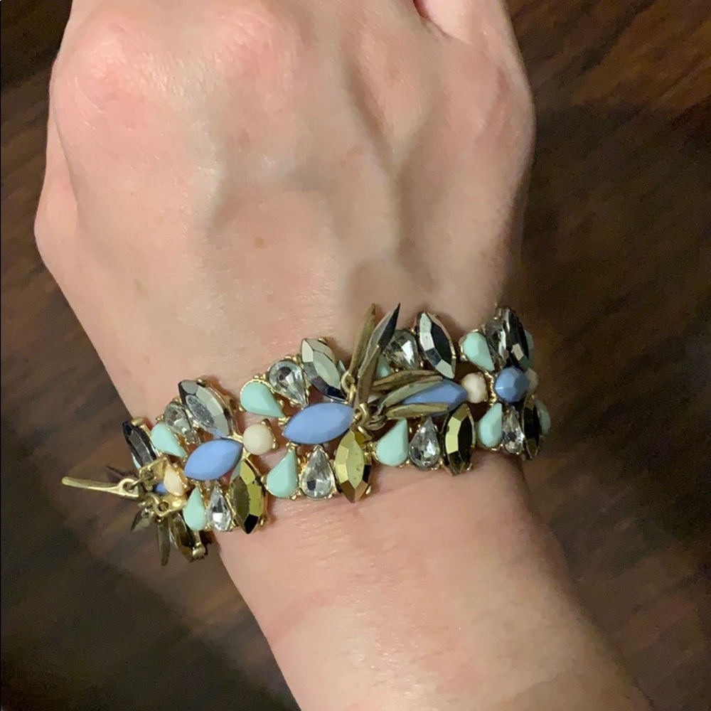 Pastel colored stretch bracelet